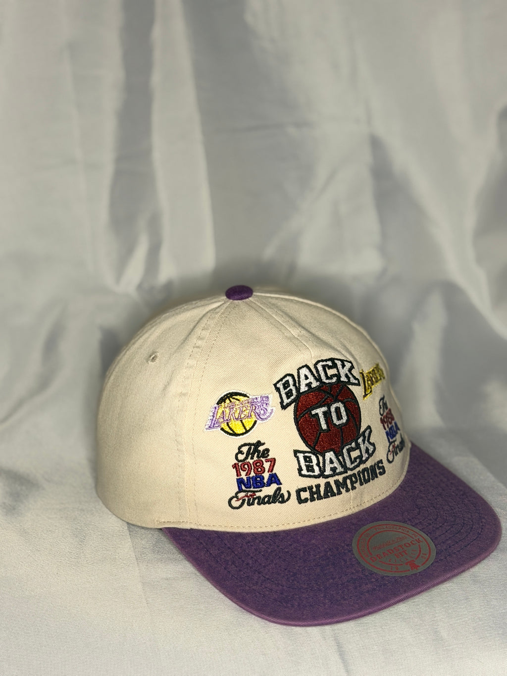 Mitchell & Ness Lakers 1987 1988 Back to Back Champions Deadstock Snapback